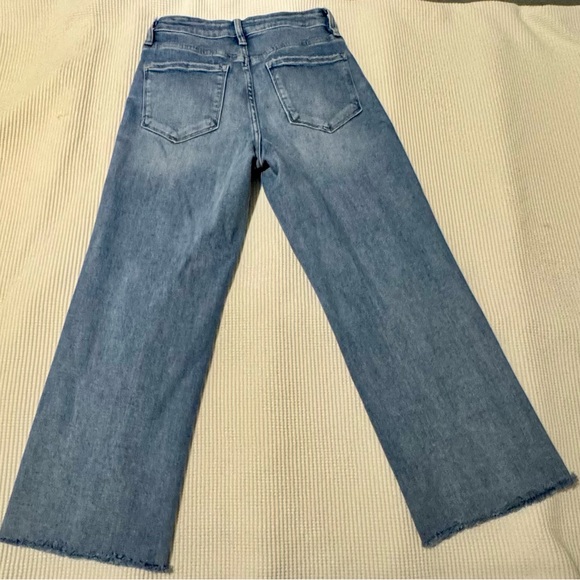Stylish Light Blue Women's Wide Leg Jeans - Picture 3 of 5